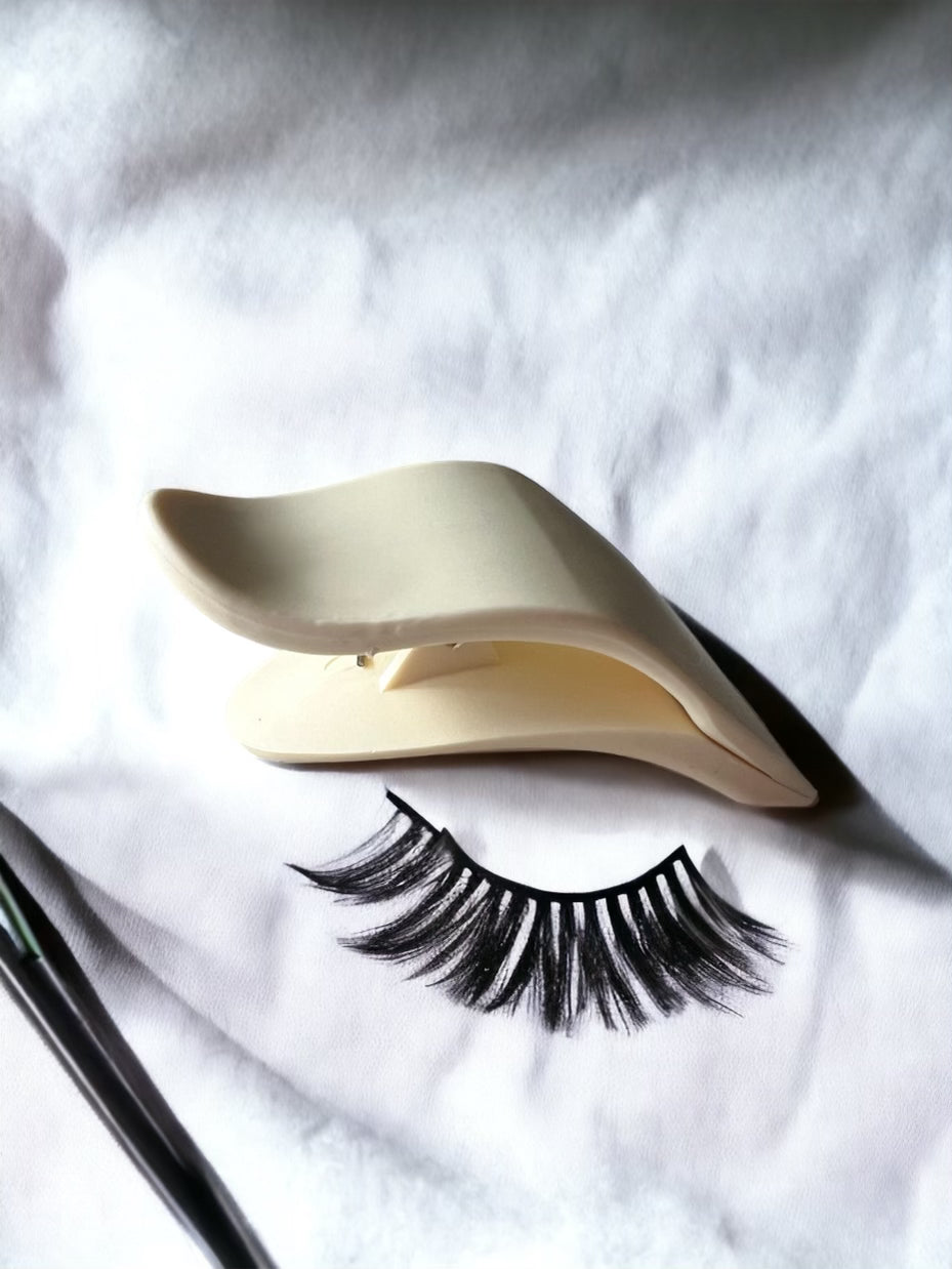 Eyelash Tool